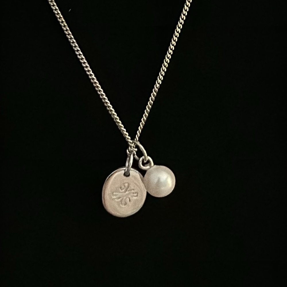 Simply Vera Vera Wang Sterling Silver Necklace with Pearl Pendant NWT - Picture 2 of 6